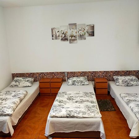 Hostel Madeira Гданск Екстериор снимка