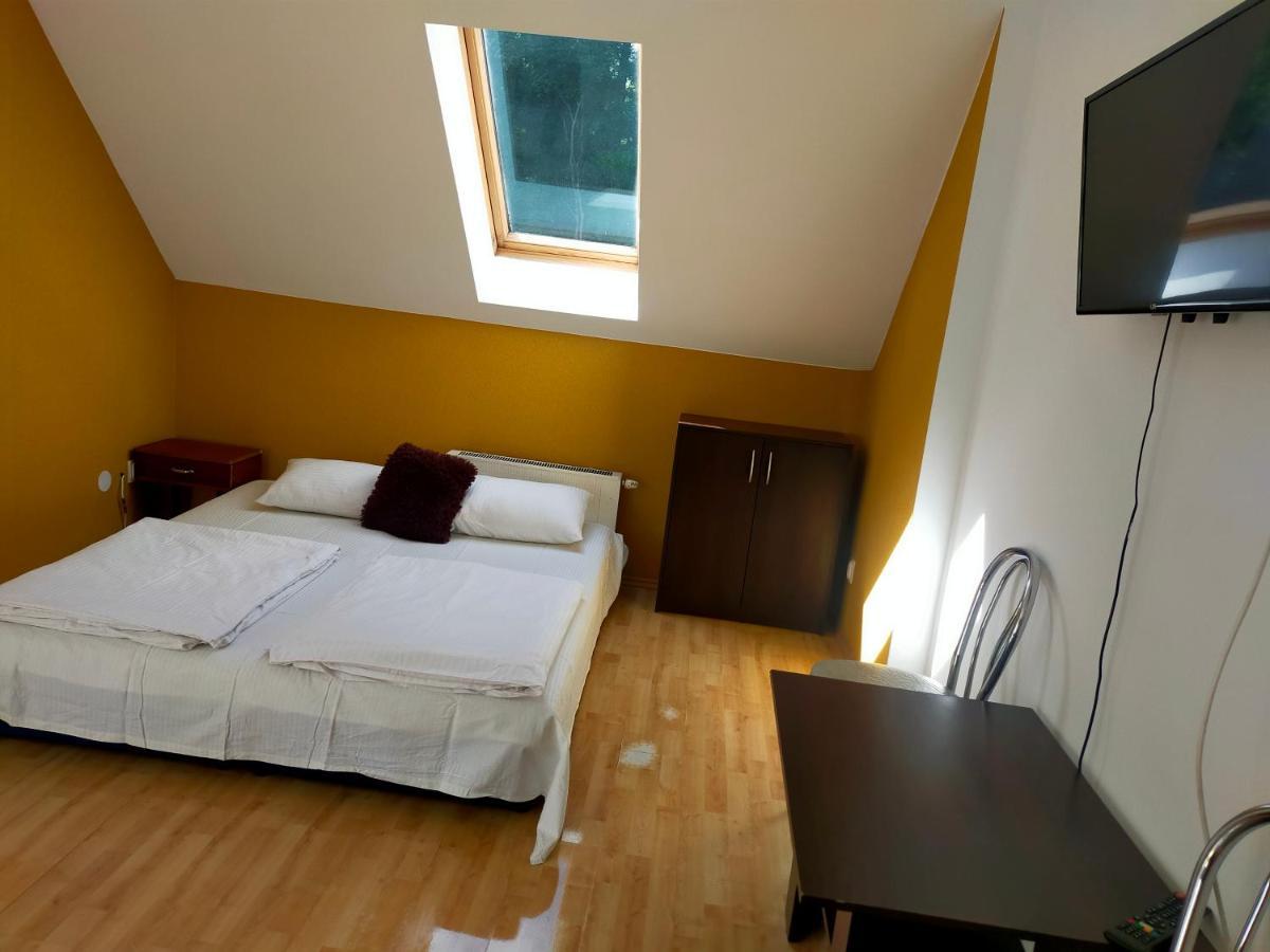 Hostel Madeira Гданск Екстериор снимка