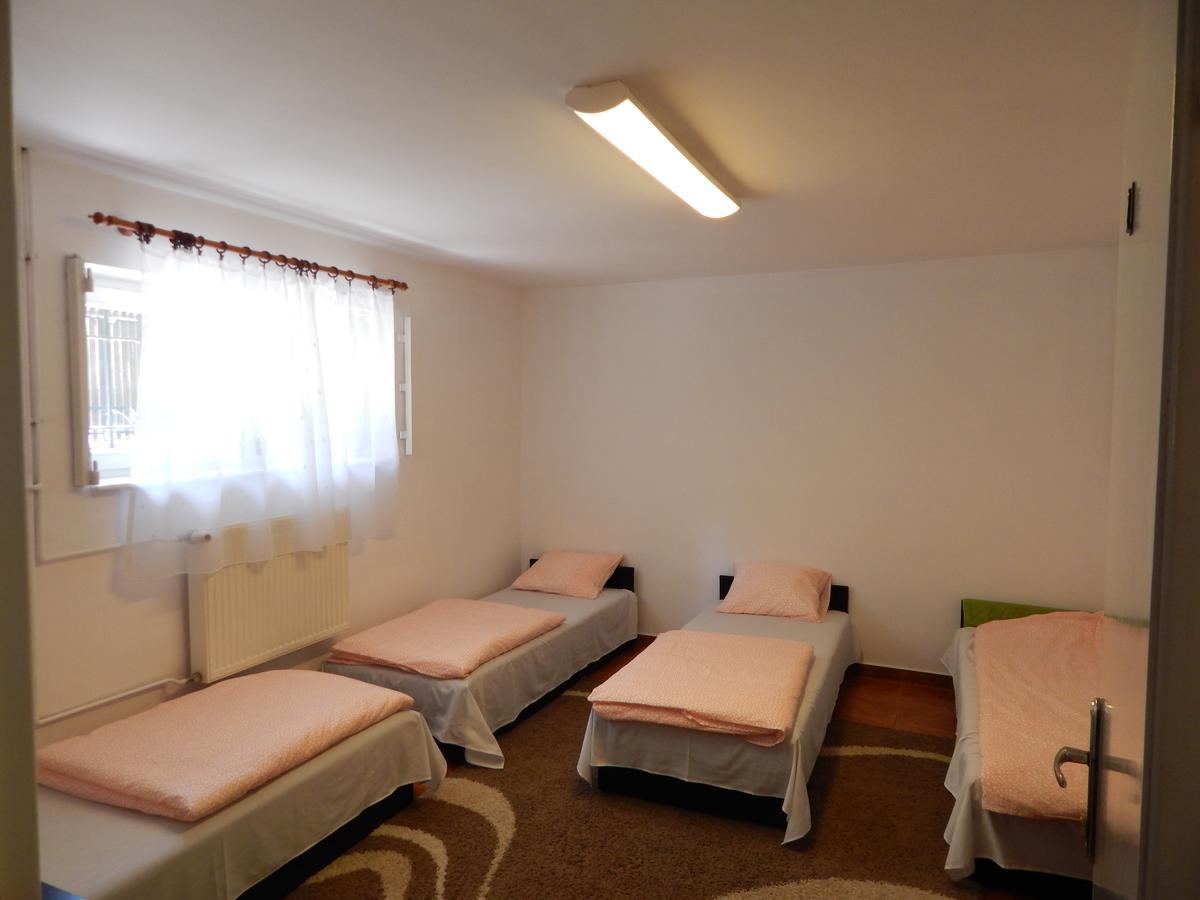 Hostel Madeira Гданск Екстериор снимка