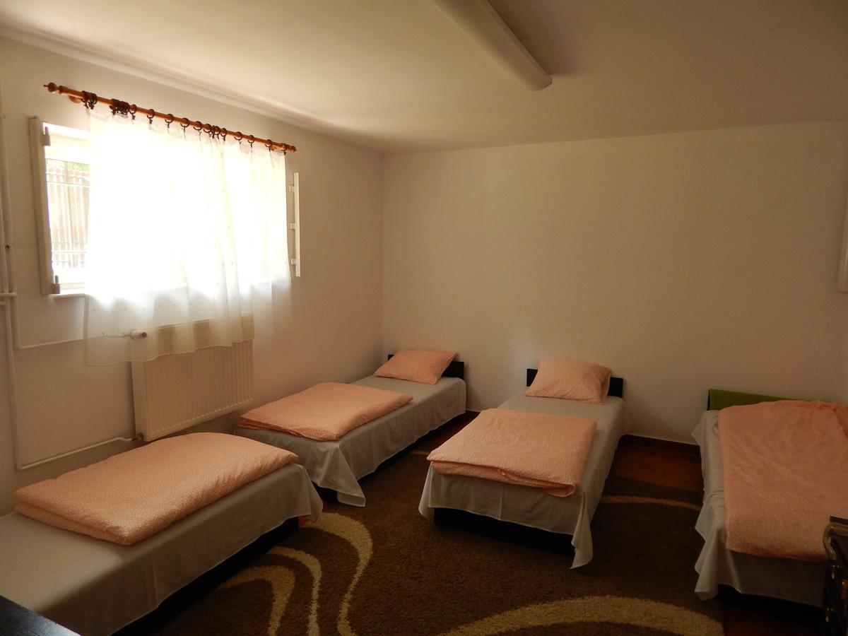 Hostel Madeira Гданск Екстериор снимка
