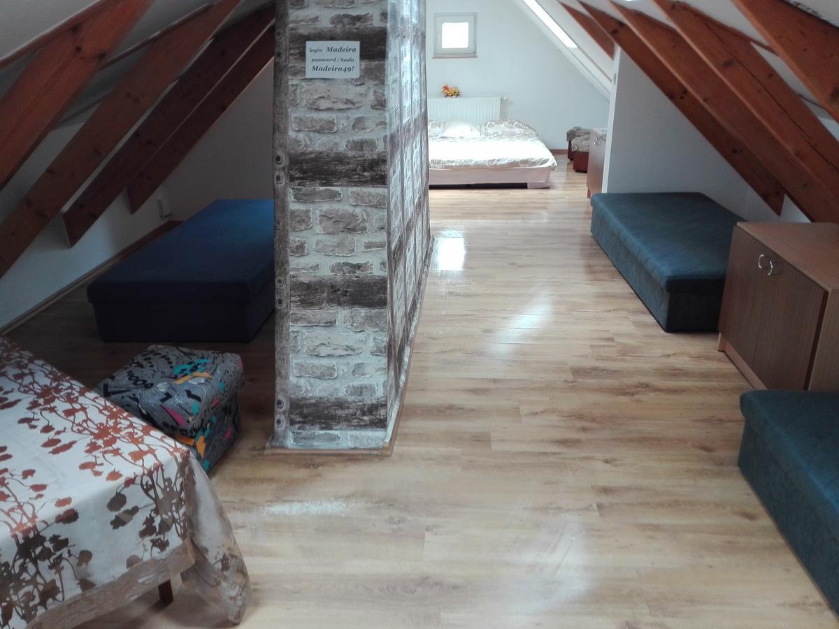 Hostel Madeira Гданск Екстериор снимка